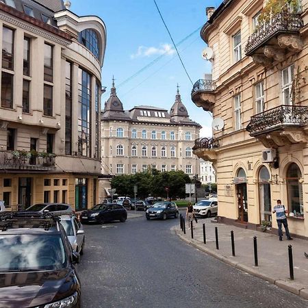 Lovely Apartment On Drahomanova Street Lviv Eksteriør billede