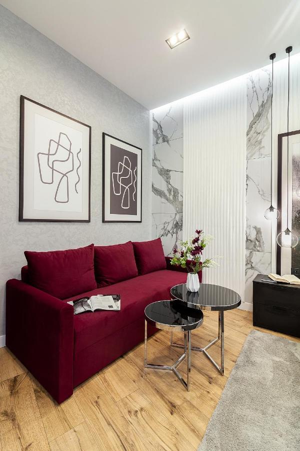 Lovely Apartment On Drahomanova Street Lviv Eksteriør billede